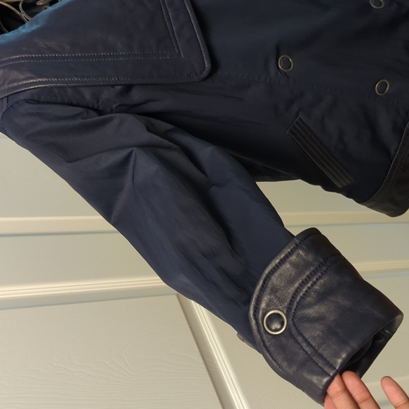 Women's coat - Picture 3 of 9